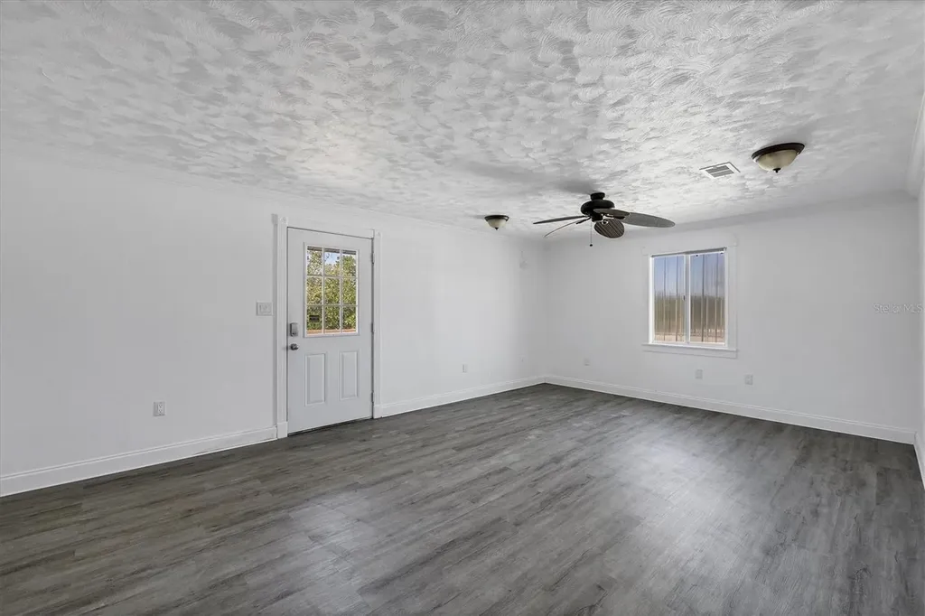 651 Jungle Queen Way Longboat Key FL 34228