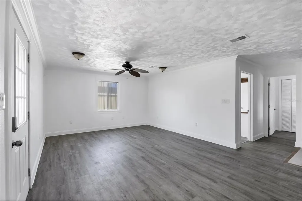 651 Jungle Queen Way Longboat Key FL 34228