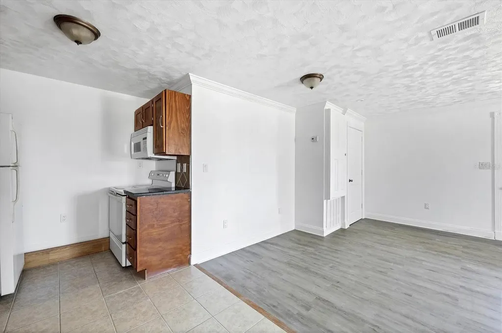 651 Jungle Queen Way Longboat Key FL 34228