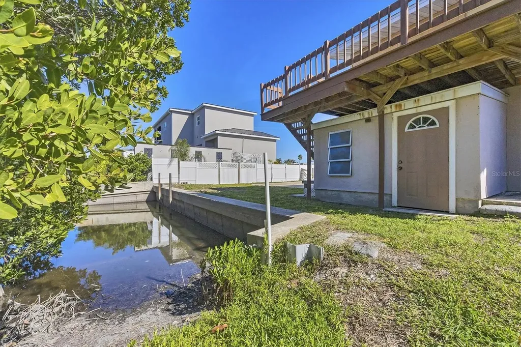 651 Jungle Queen Way Longboat Key FL 34228