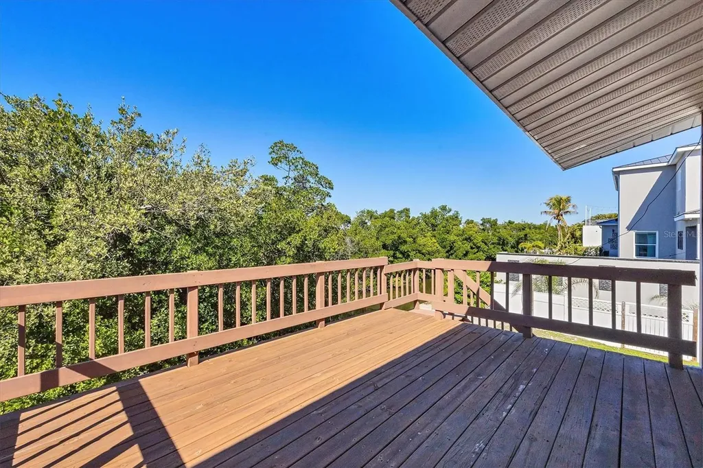 651 Jungle Queen Way Longboat Key FL 34228
