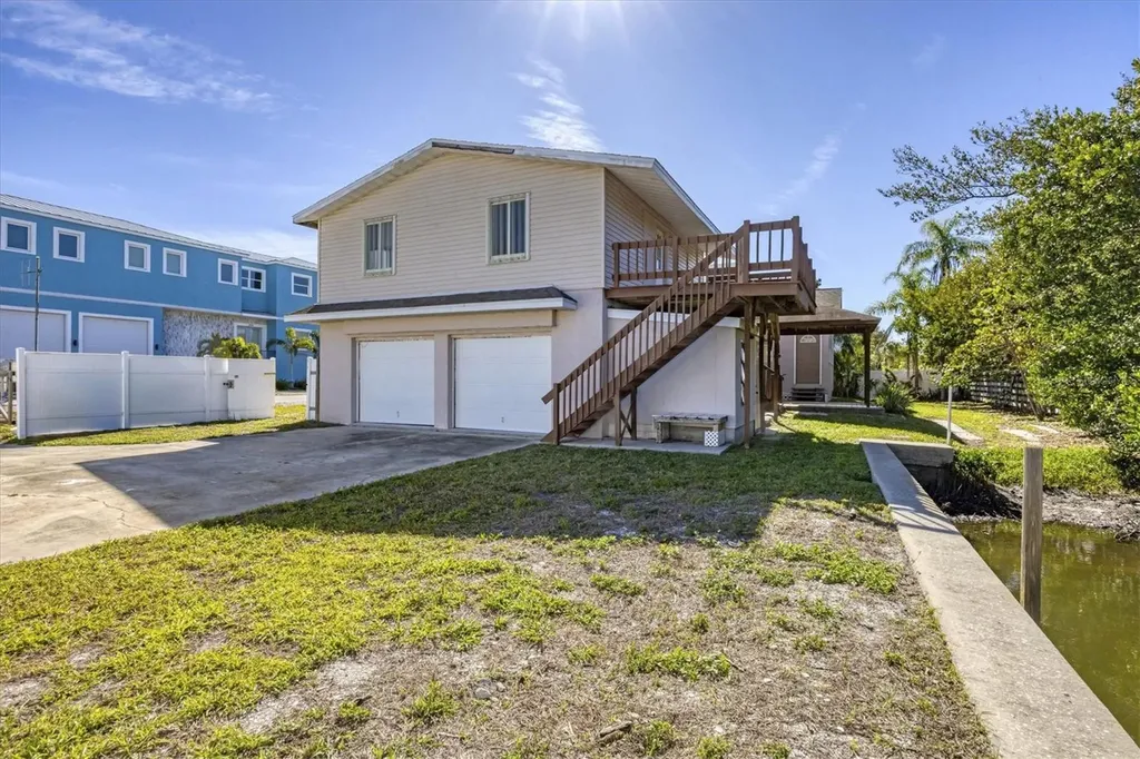 651 Jungle Queen Way Longboat Key FL 34228