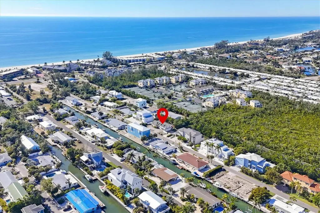 651 Jungle Queen Way Longboat Key FL 34228