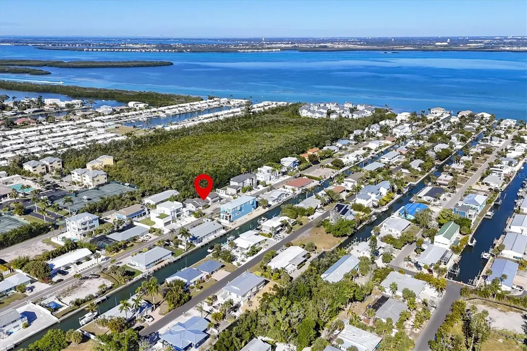 651 Jungle Queen Way Longboat Key FL 34228