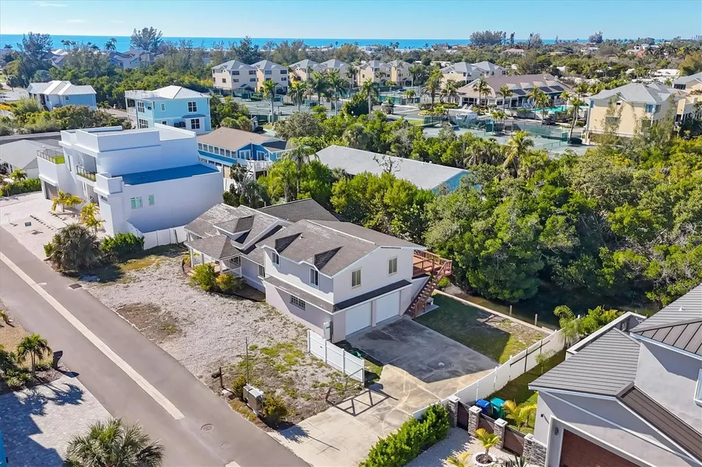 651 Jungle Queen Way Longboat Key FL 34228