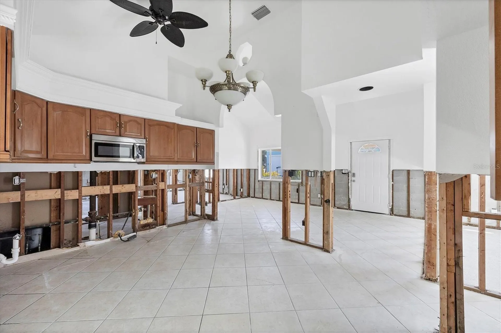 651 Jungle Queen Way Longboat Key FL 34228