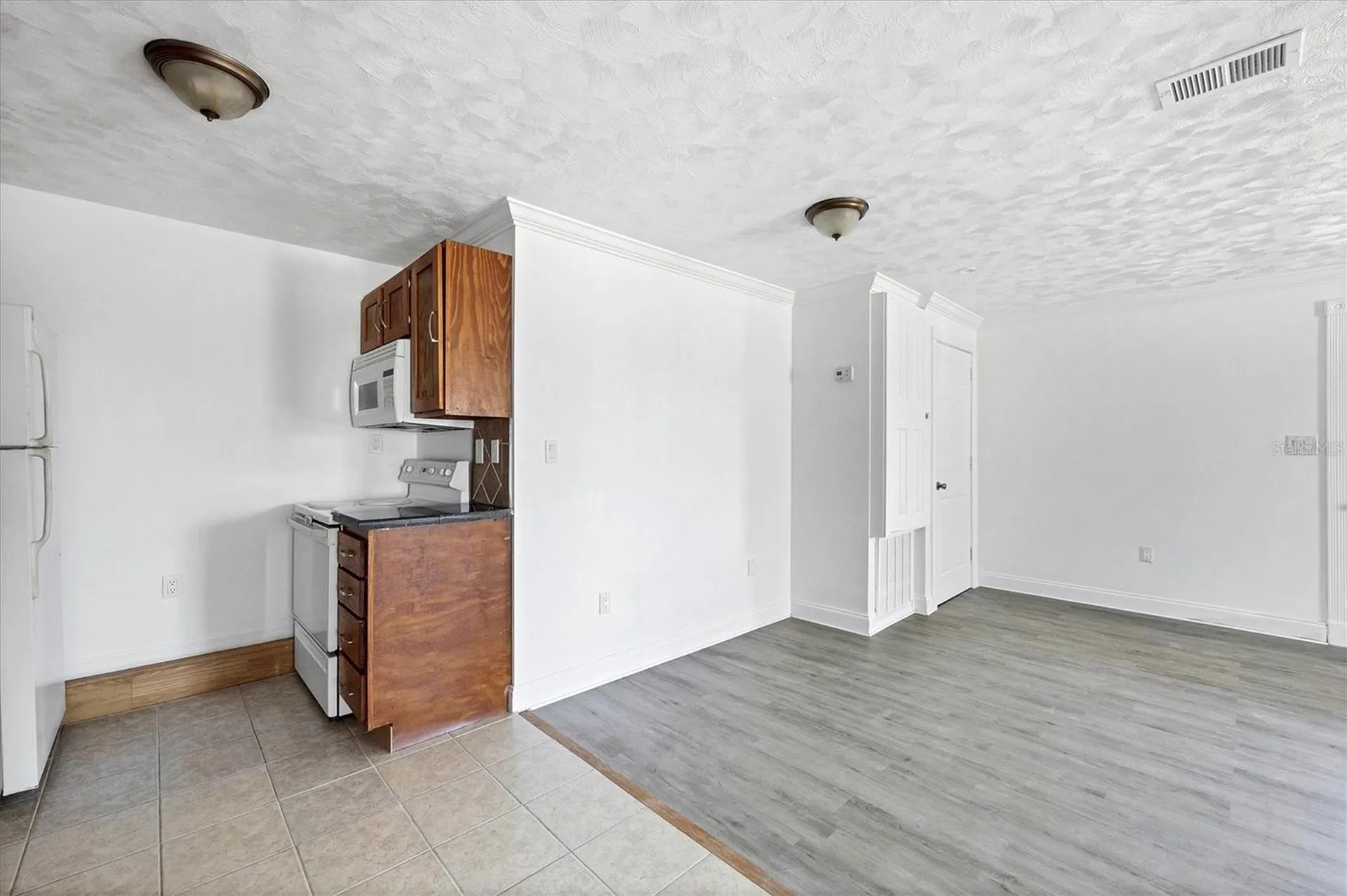 651 Jungle Queen Way Longboat Key FL 34228