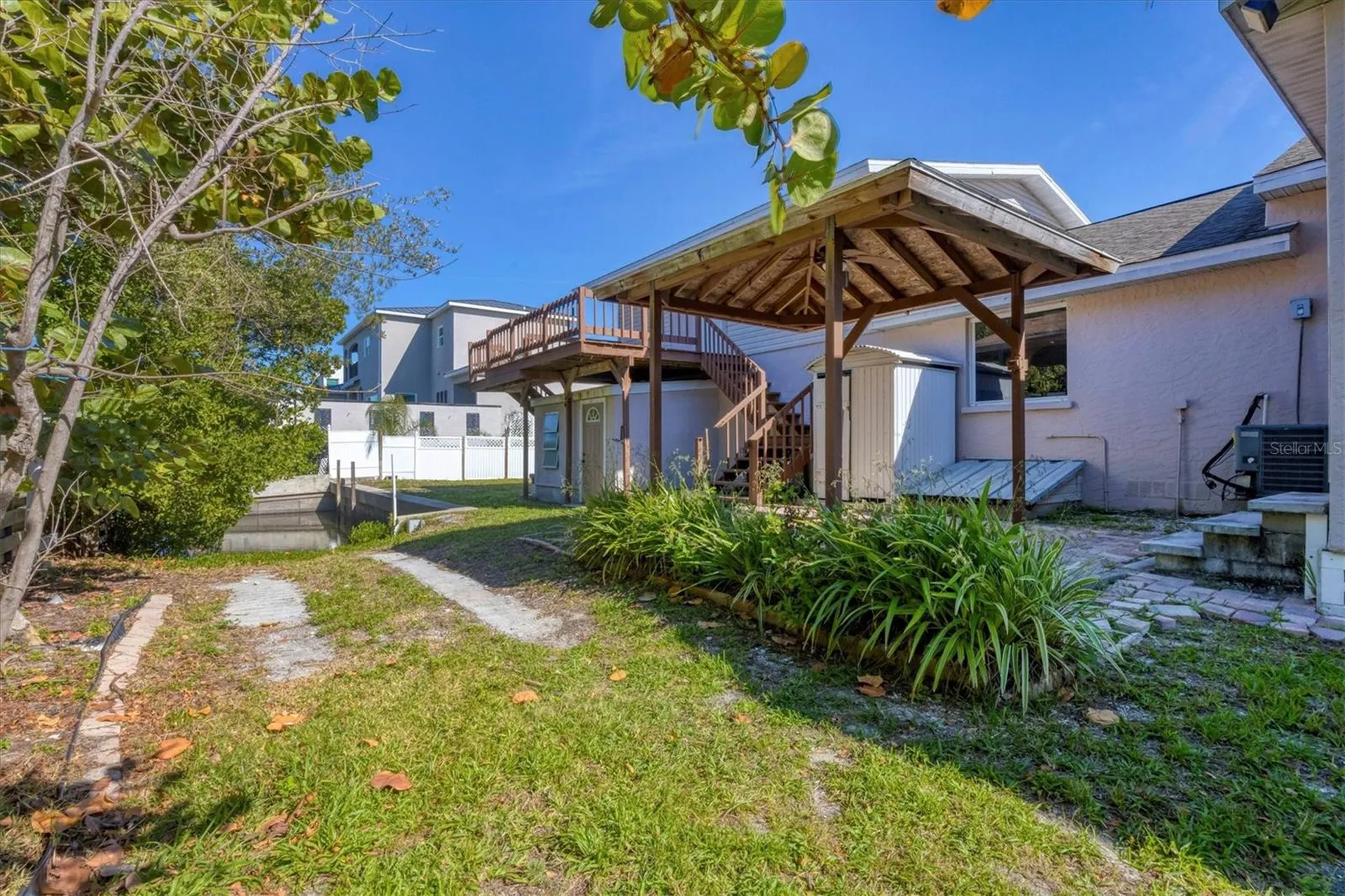 651 Jungle Queen Way Longboat Key FL 34228