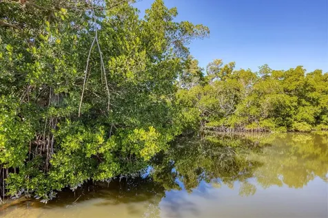 651 Jungle Queen Way Longboat Key FL 34228