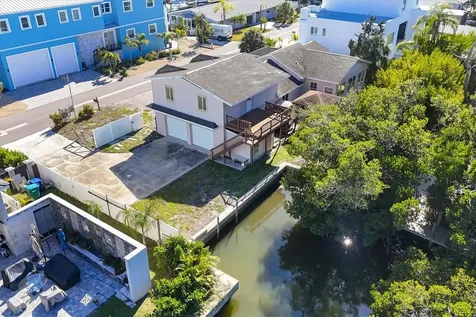 651 Jungle Queen Way Longboat Key FL 34228