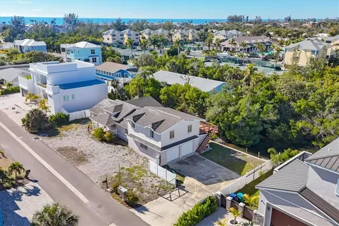 651 Jungle Queen Way Longboat Key FL 34228