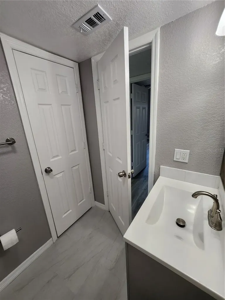 5541 Bay Boulevard Port Richey FL 34668