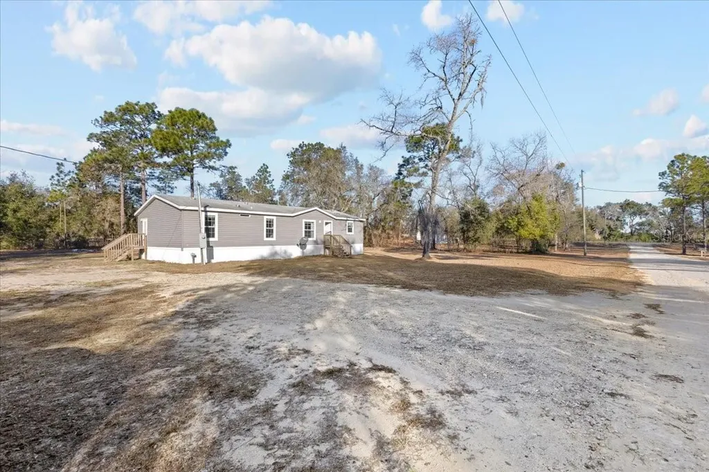 1910 NE 155th Court Williston FL 32696