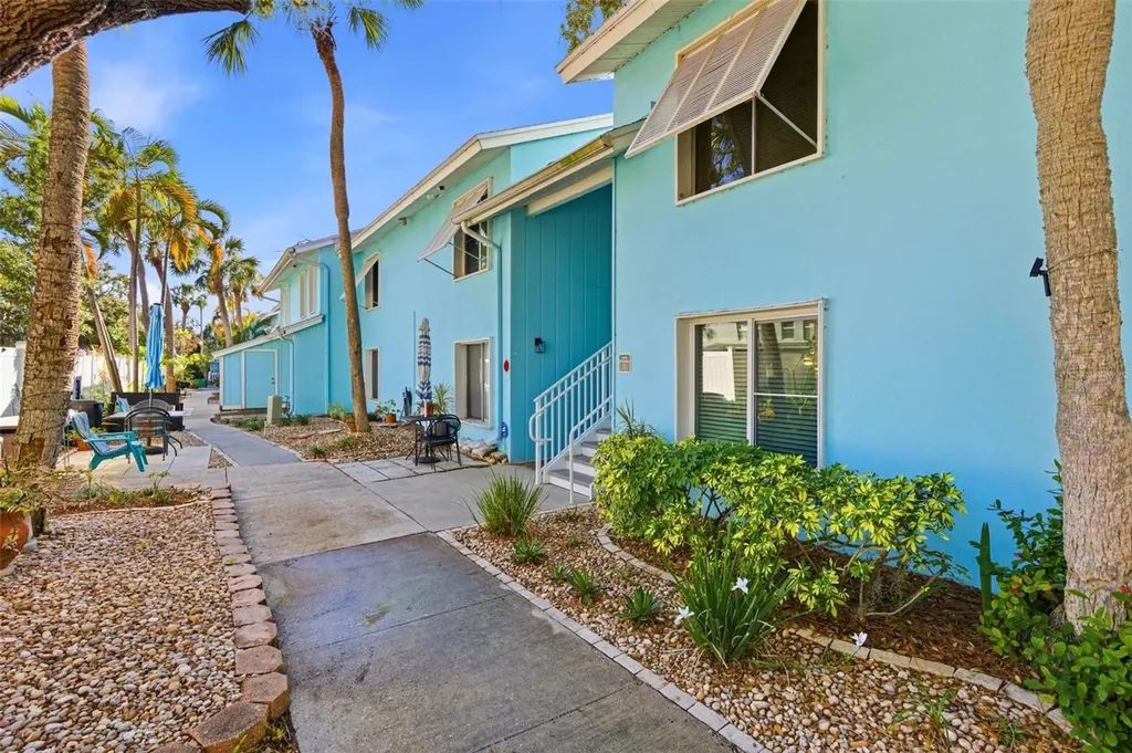 3775 40th Lane S St Petersburg FL 33711