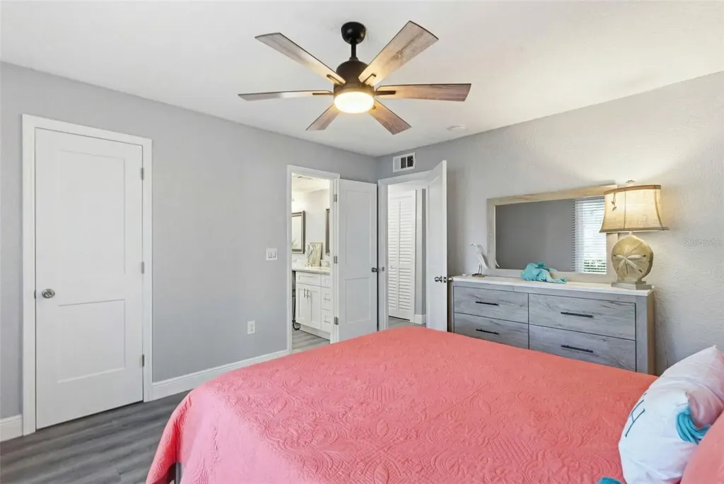 3775 40th Lane S St Petersburg FL 33711