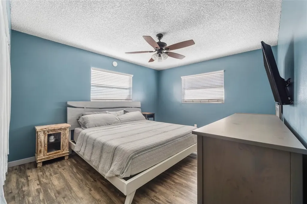 1221 36th Terrace N St Petersburg FL 33704