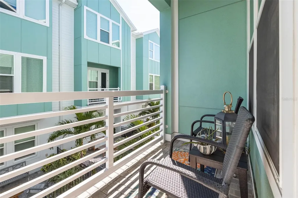 2843 1st Avenue S St Petersburg FL 33712