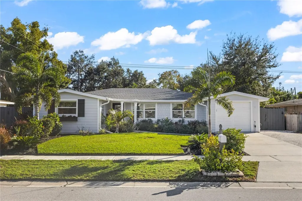 3122 Regatta Circle Sarasota FL 34231