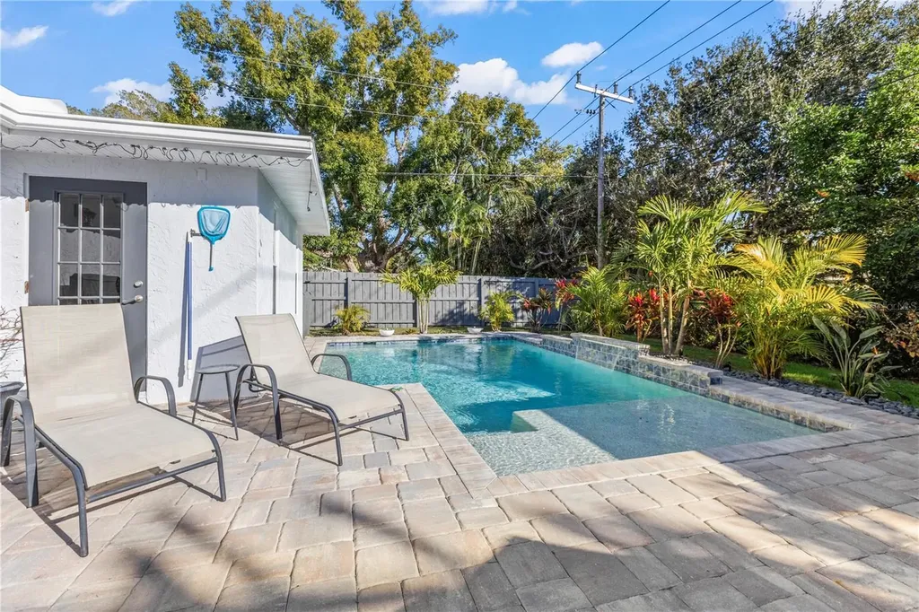 3122 Regatta Circle Sarasota FL 34231
