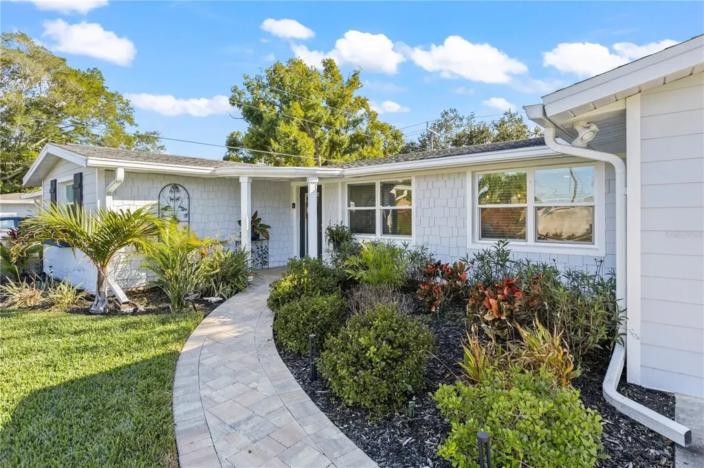 3122 Regatta Circle Sarasota FL 34231