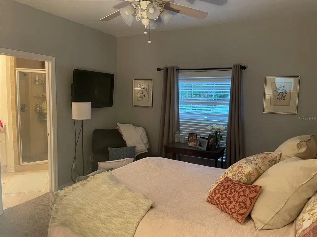 4945 NW 1st Place Gainesville FL 32607
