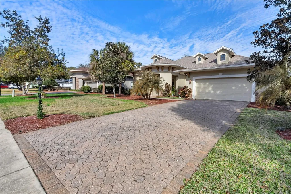 5203 Grove Manor Lady Lake FL 32159
