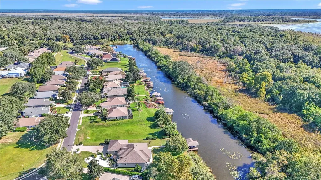 5203 Grove Manor Lady Lake FL 32159