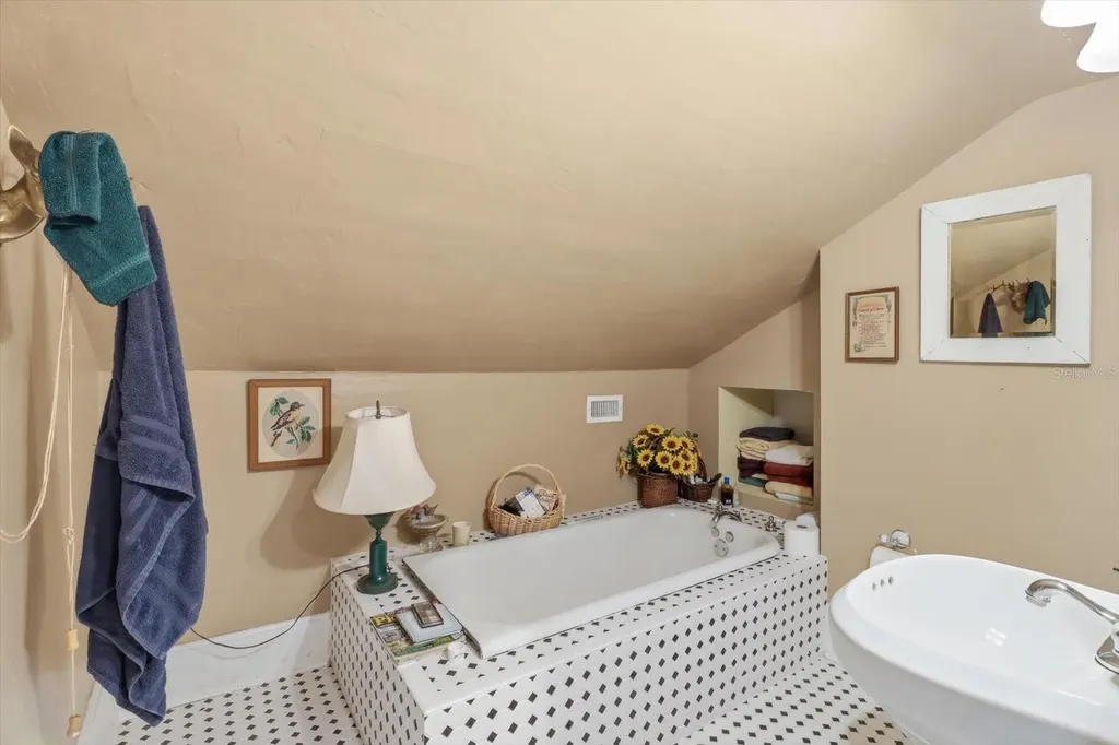 754 NE 2nd Avenue Crystal River FL 34428