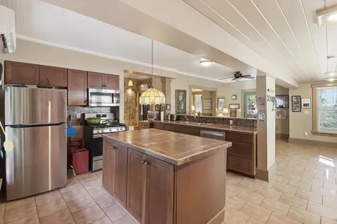 754 NE 2nd Avenue Crystal River FL 34428