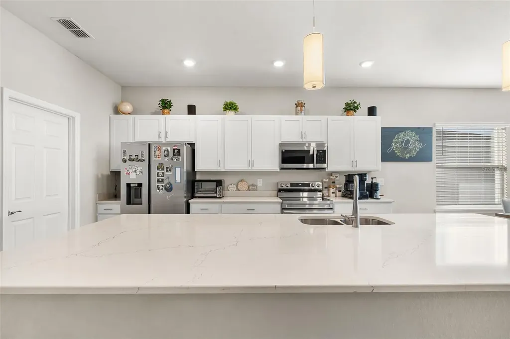 1056 Aruba Avenue Mulberry FL 33860