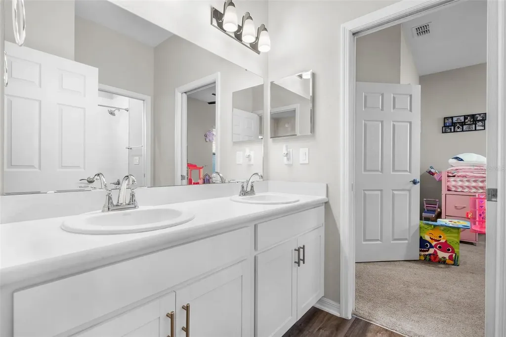 1056 Aruba Avenue Mulberry FL 33860