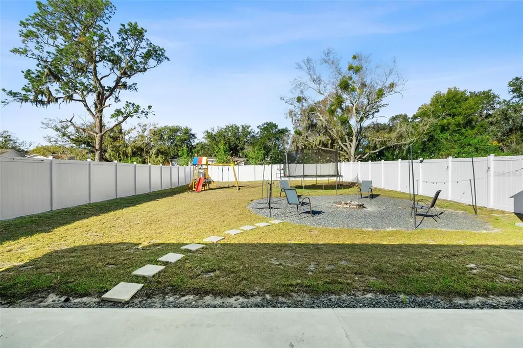 1056 Aruba Avenue Mulberry FL 33860