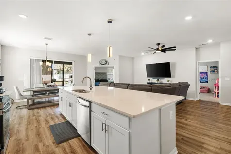 1056 Aruba Avenue Mulberry FL 33860