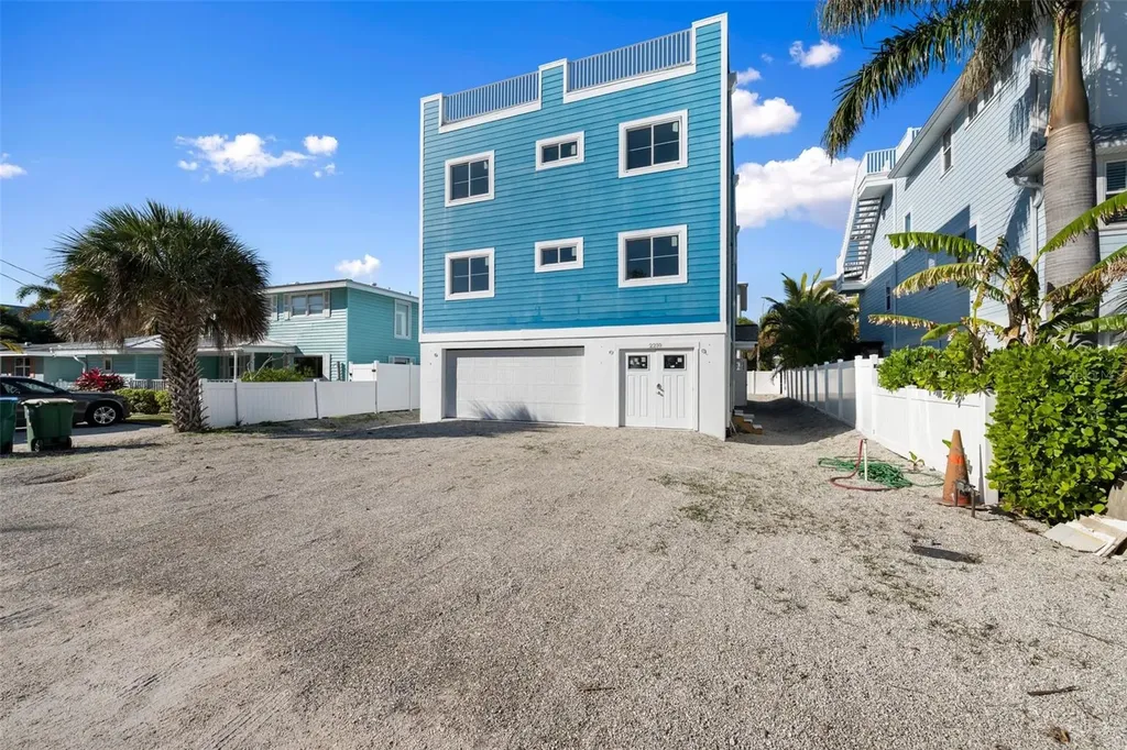 2210 Avenue C Bradenton Beach FL 34217