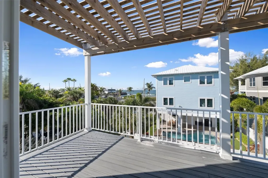 2210 Avenue C Bradenton Beach FL 34217