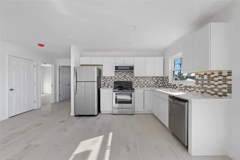 2210 Avenue C Bradenton Beach FL 34217