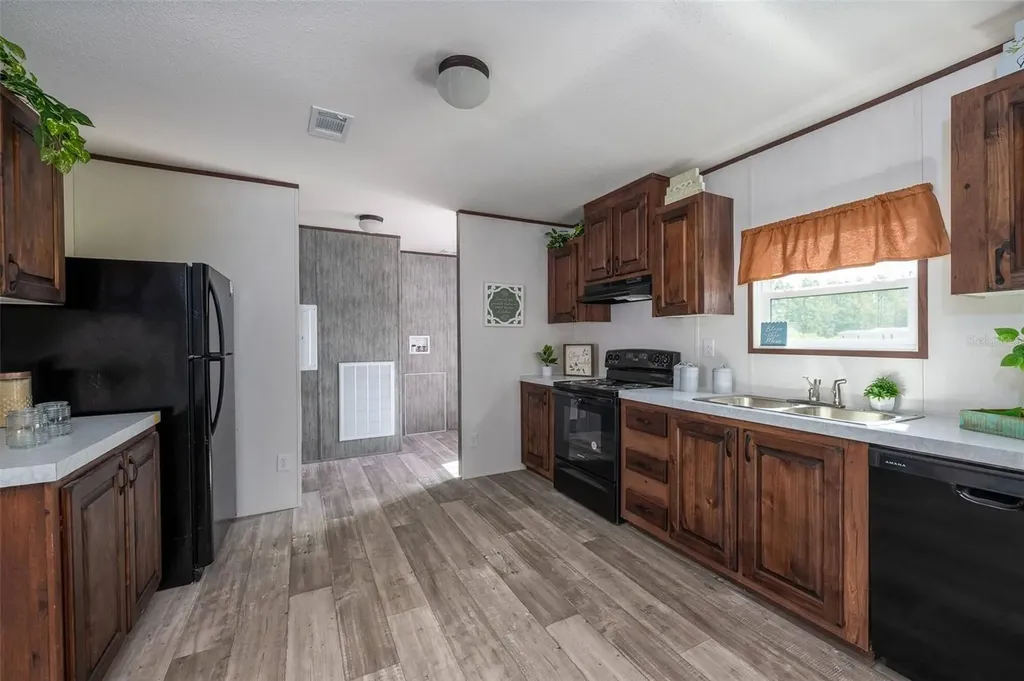1119 NE County Road 125 Lawtey FL 32058