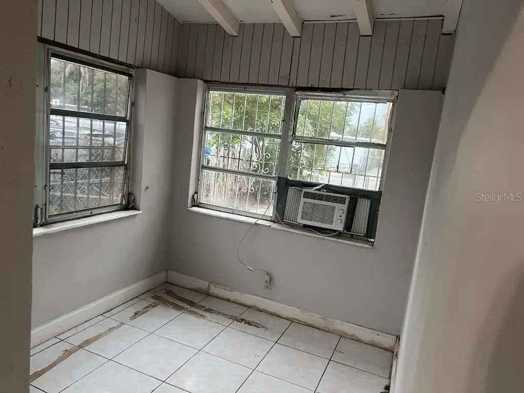 18020 NW 2nd Place Miami FL 33169