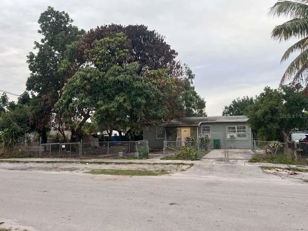 18020 NW 2nd Place Miami FL 33169