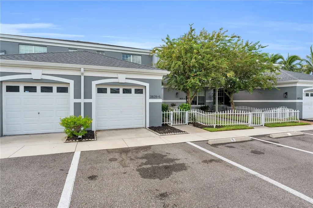 3825 Schoolhouse Road E Fort Myers FL 33916