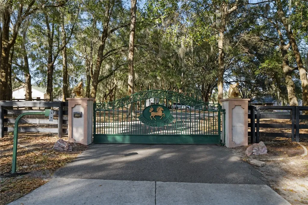 15995 NW 10th Circle Citra FL 32113