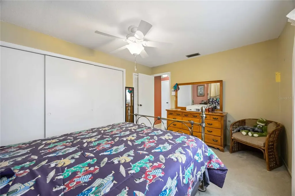 3801 Chinaberry Bradenton FL 34208