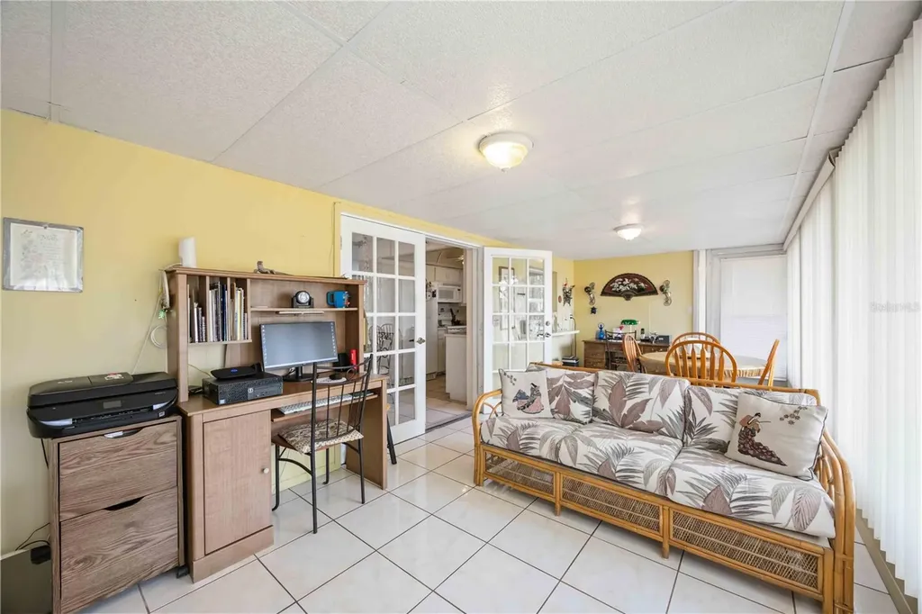 3801 Chinaberry Bradenton FL 34208