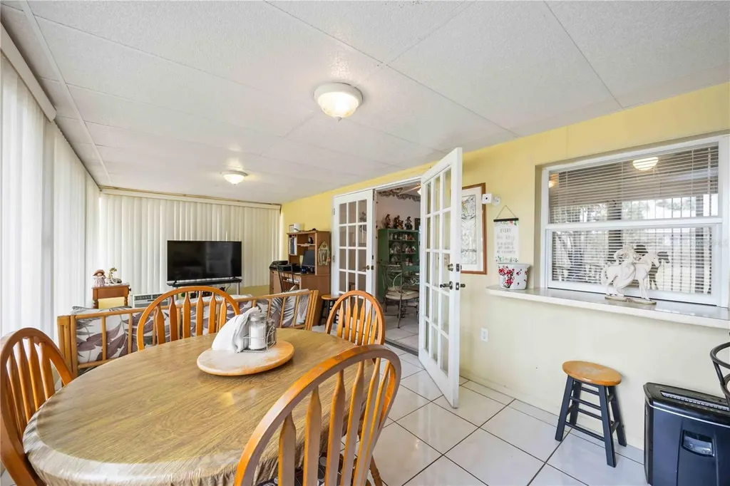 3801 Chinaberry Bradenton FL 34208
