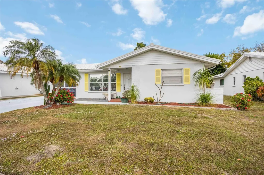 3801 Chinaberry Bradenton FL 34208