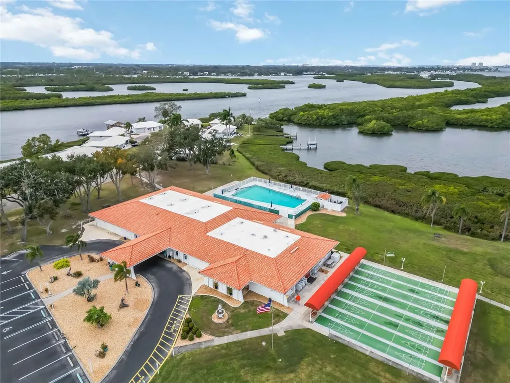 3801 Chinaberry Bradenton FL 34208