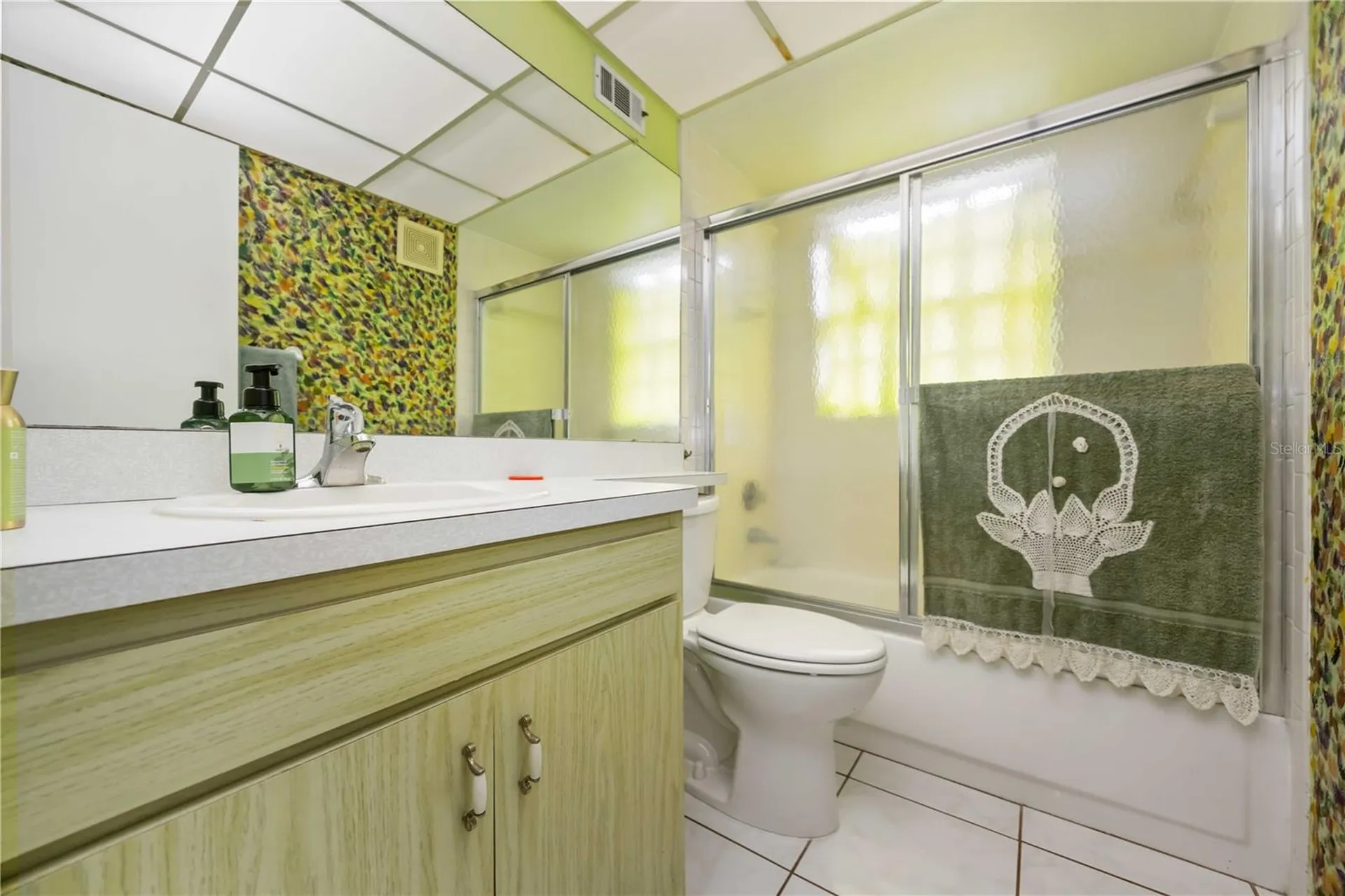 3801 Chinaberry Bradenton FL 34208
