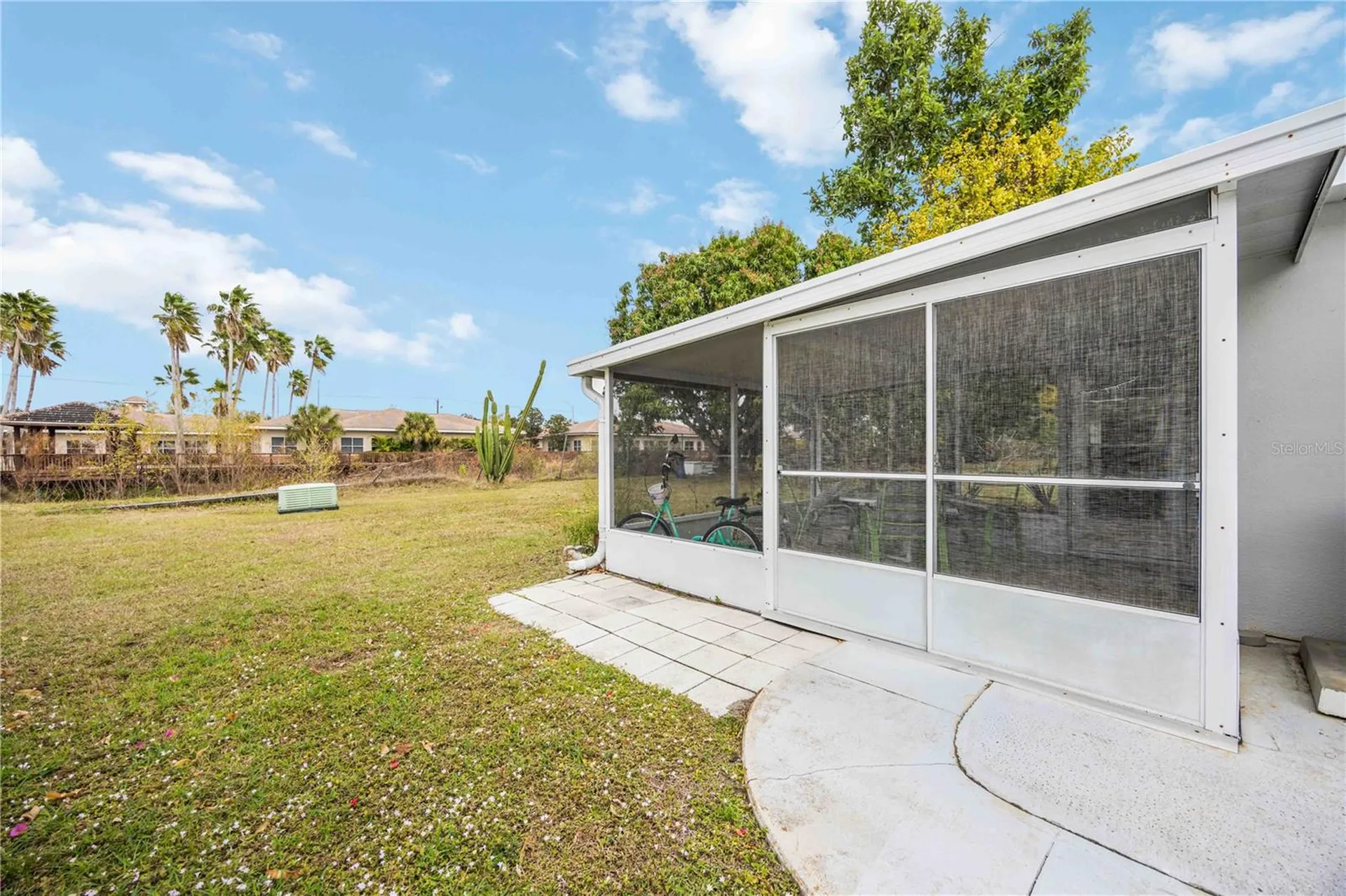 3801 Chinaberry Bradenton FL 34208