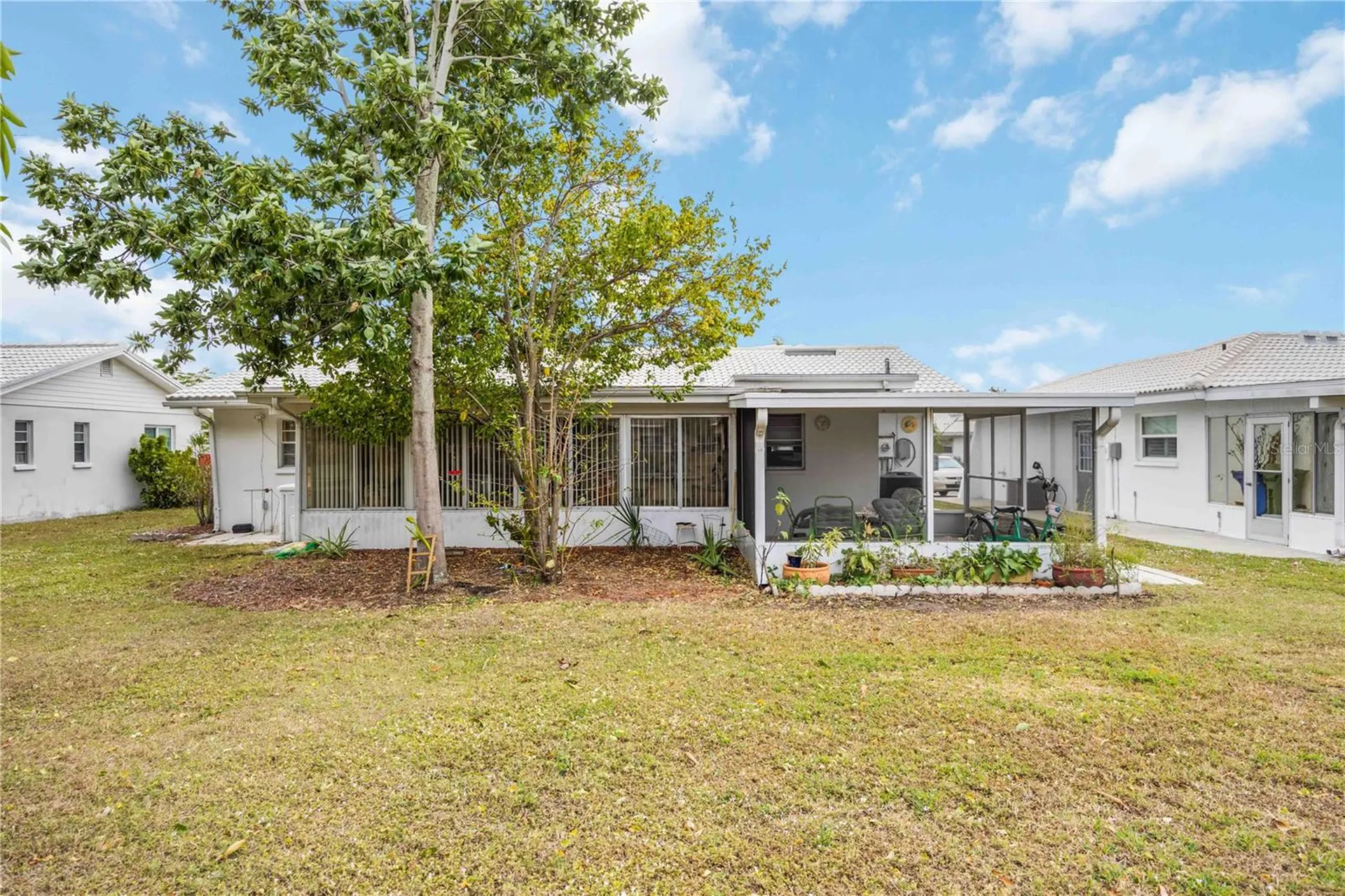 3801 Chinaberry Bradenton FL 34208