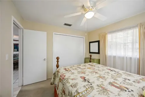 3801 Chinaberry Bradenton FL 34208